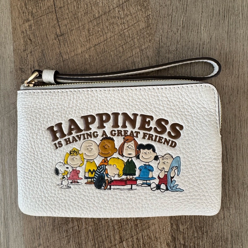 Coach x Peanuts Corner Zip Wristlet NWOT - Picture 2 of 15